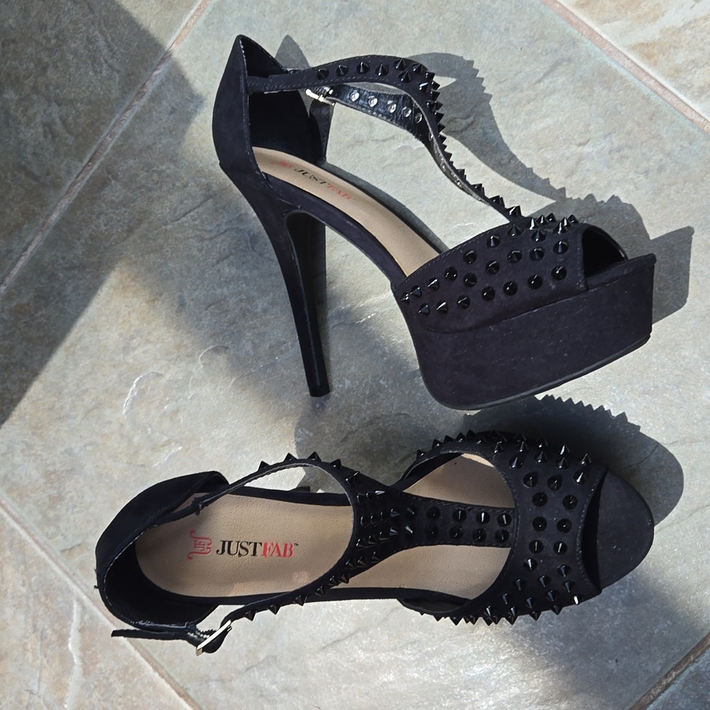 Size 10 NWOT black high heels - Picture 2 of 6